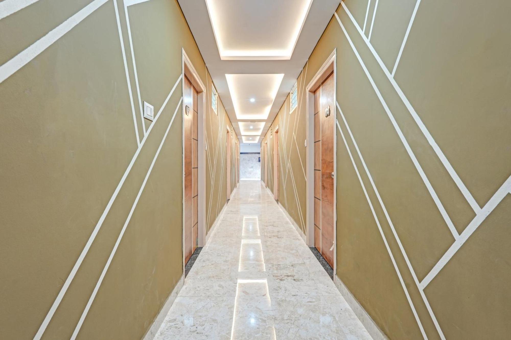 Hotel O Sri Chowdeshwari Boarding And Lodging Tavarikere Dış mekan fotoğraf