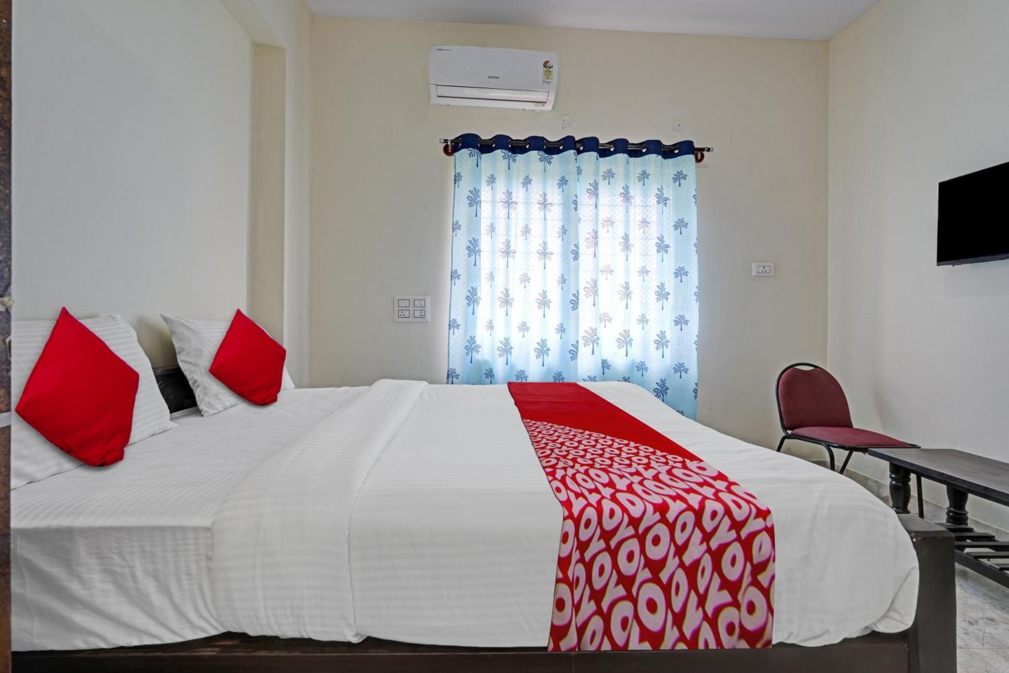 Hotel O Sri Chowdeshwari Boarding And Lodging Tavarikere Dış mekan fotoğraf