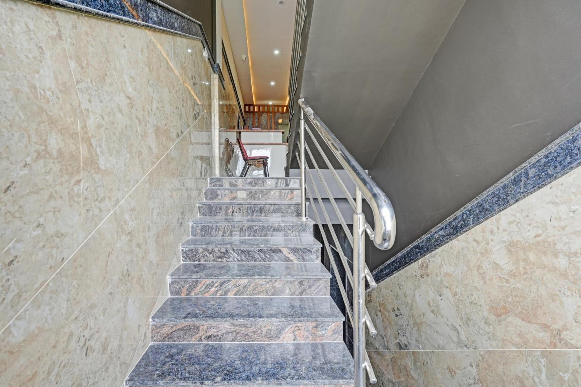 Hotel O Sri Chowdeshwari Boarding And Lodging Tavarikere Dış mekan fotoğraf