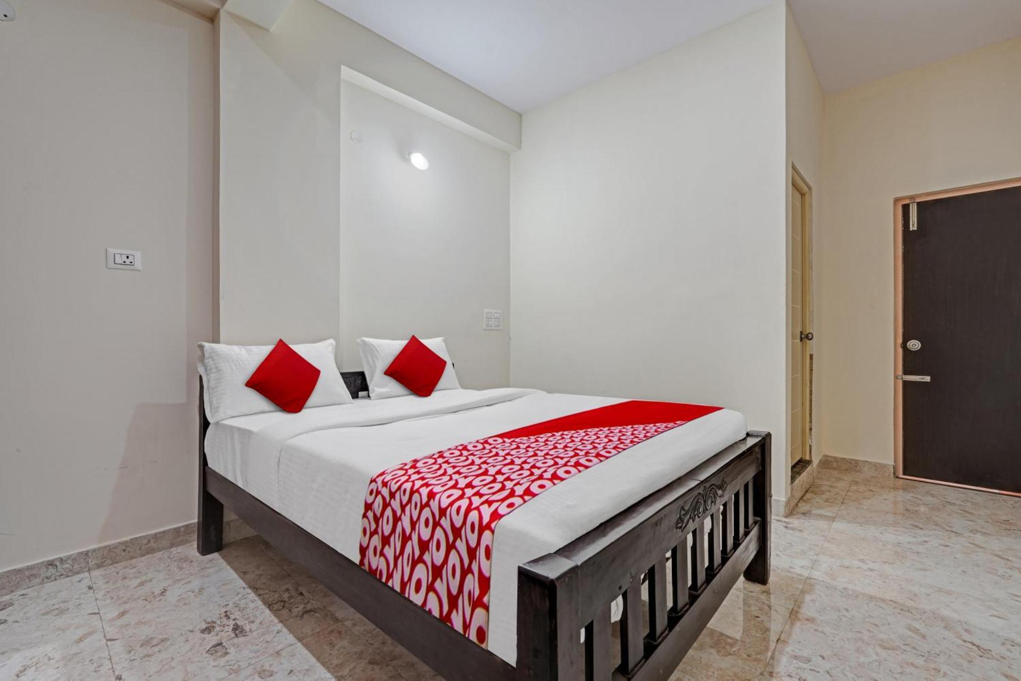 Hotel O Sri Chowdeshwari Boarding And Lodging Tavarikere Dış mekan fotoğraf